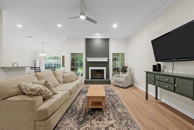 209 W Karnes Drive, Robinson, TX 76706