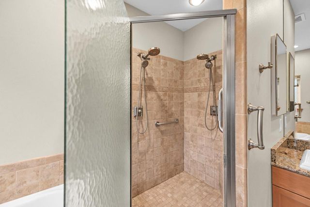 W292N4254 Prairie Wind CIRCLE N, Pewaukee, WI 53072