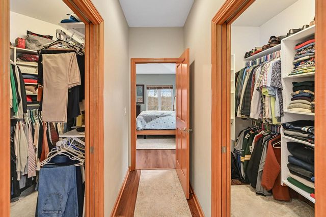 W292N4254 Prairie Wind CIRCLE N, Pewaukee, WI 53072