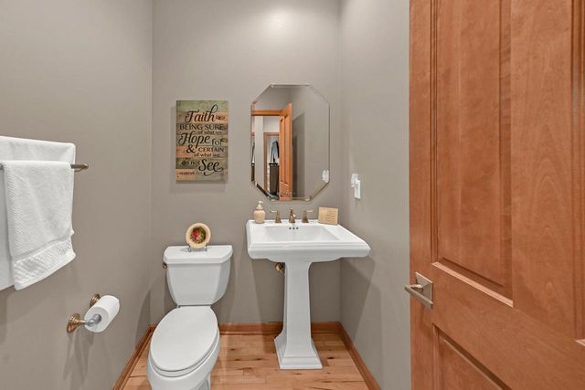 W292N4254 Prairie Wind CIRCLE N, Pewaukee, WI 53072