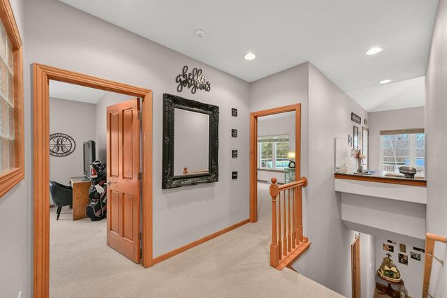 W292N4254 Prairie Wind CIRCLE N, Pewaukee, WI 53072