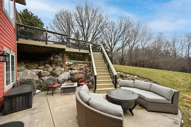 W292N4254 Prairie Wind CIRCLE N, Pewaukee, WI 53072