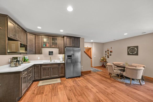 W292N4254 Prairie Wind CIRCLE N, Pewaukee, WI 53072