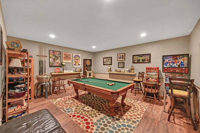 W292N4254 Prairie Wind CIRCLE N, Pewaukee, WI 53072