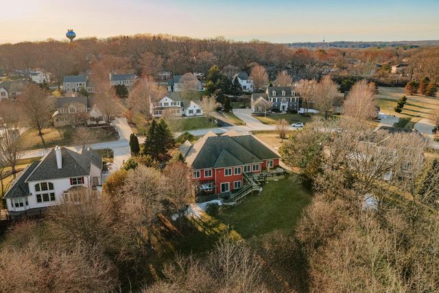 W292N4254 Prairie Wind CIRCLE N, Pewaukee, WI 53072