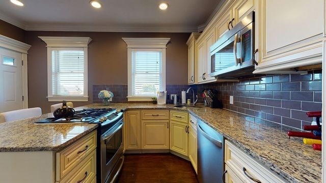 539 E 7th St 3, Boston, MA 02127
