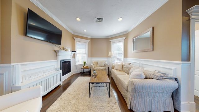 539 E 7th St 3, Boston, MA 02127