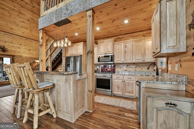 467 Deer Crest Road, Blue Ridge, GA 30513