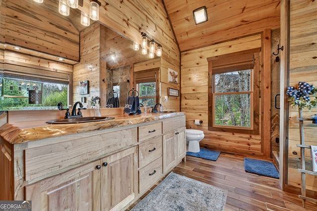 467 Deer Crest Road, Blue Ridge, GA 30513