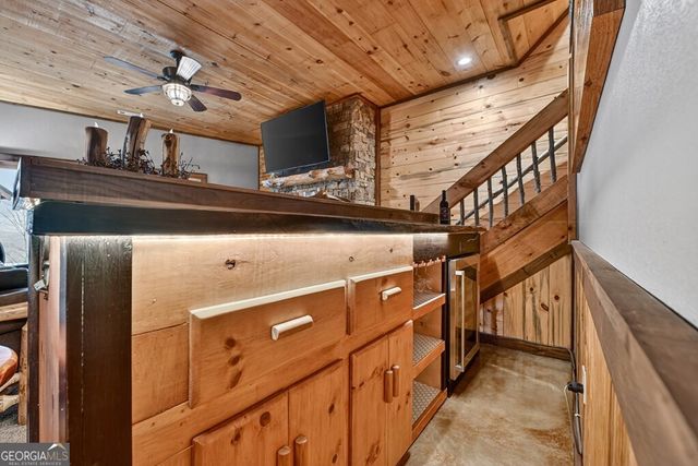 467 Deer Crest Road, Blue Ridge, GA 30513