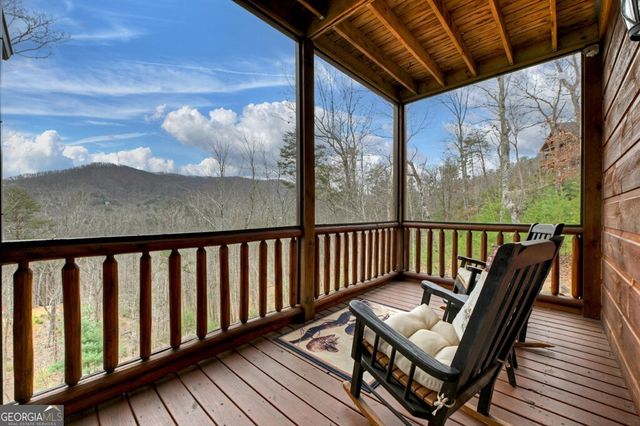 467 Deer Crest Road, Blue Ridge, GA 30513