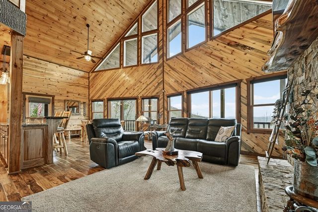 467 Deer Crest Road, Blue Ridge, GA 30513