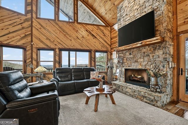 467 Deer Crest Road, Blue Ridge, GA 30513