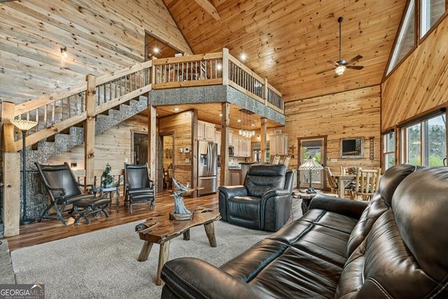 467 Deer Crest Road, Blue Ridge, GA 30513