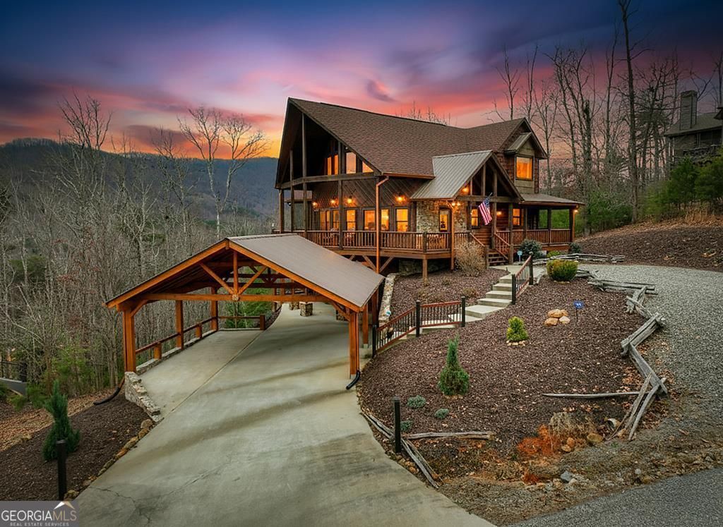 467 Deer Crest Road, Blue Ridge, GA 30513