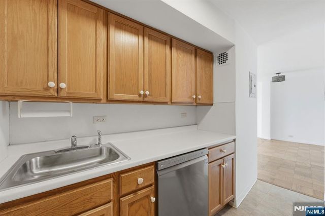 265 Main Street 704, Ridgefield Park, NJ 07660