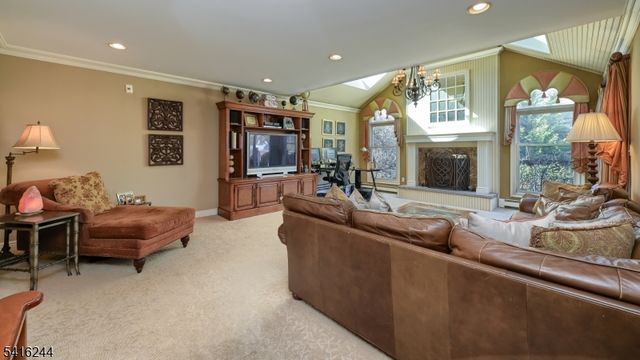 6 Brentwood Ct, Wayne Twp., NJ 07470