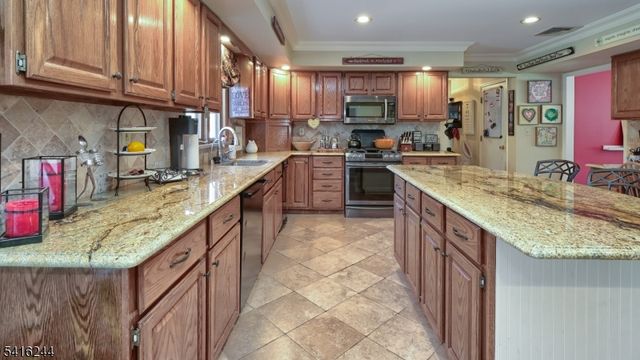 6 Brentwood Ct, Wayne Twp., NJ 07470