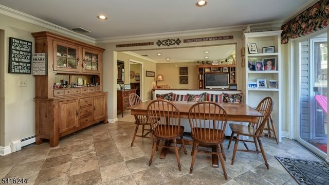 6 Brentwood Ct, Wayne Twp., NJ 07470