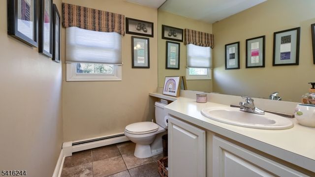 6 Brentwood Ct, Wayne Twp., NJ 07470