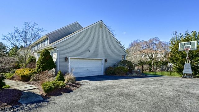 6 Brentwood Ct, Wayne Twp., NJ 07470