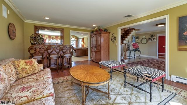 6 Brentwood Ct, Wayne Twp., NJ 07470