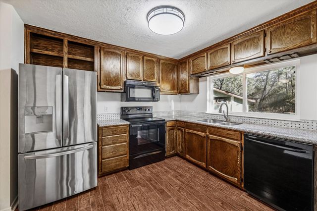 1410 E Red Cedar Circle Circle, The Woodlands, TX 77380