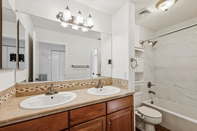 1410 E Red Cedar Circle Circle, The Woodlands, TX 77380