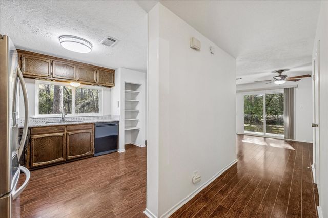 1410 E Red Cedar Circle Circle, The Woodlands, TX 77380