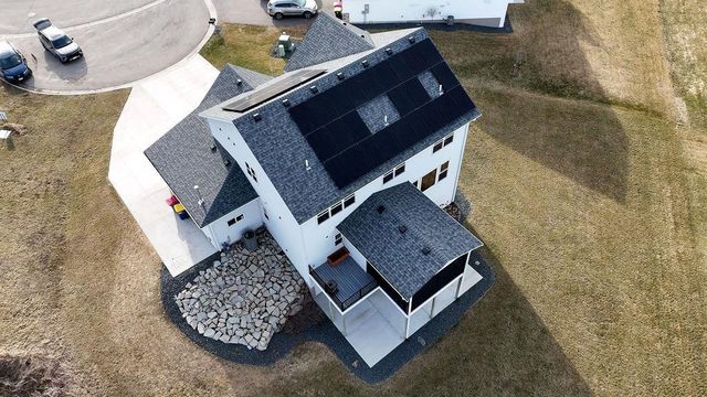 2120 Violet Lane, Faribault, MN 55021