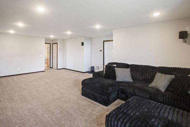 2120 Violet Lane, Faribault, MN 55021