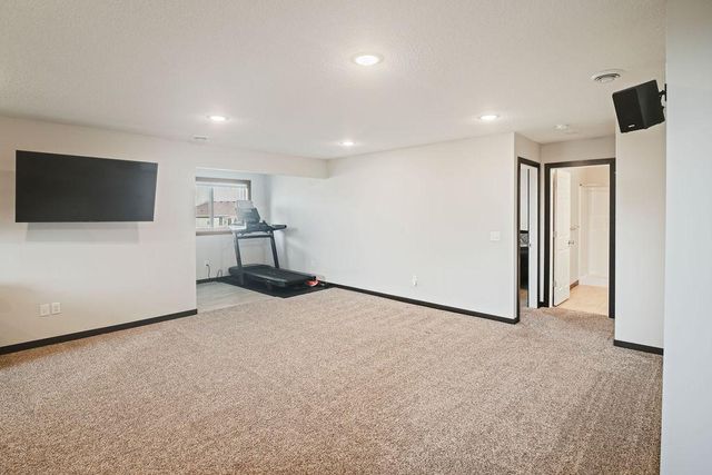 2120 Violet Lane, Faribault, MN 55021