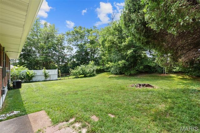 8727 Madeira Drive, Saint Louis, MO 63126