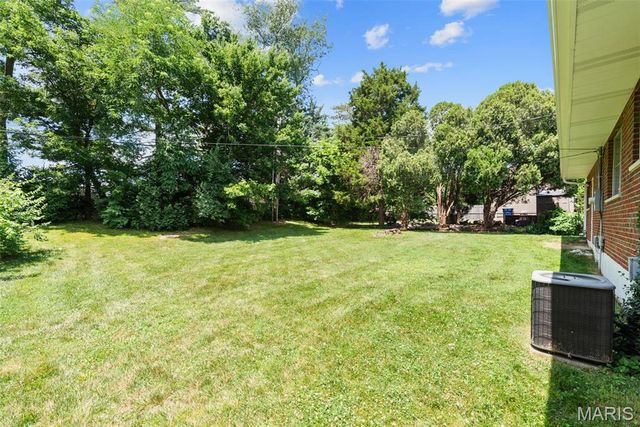 8727 Madeira Drive, Saint Louis, MO 63126
