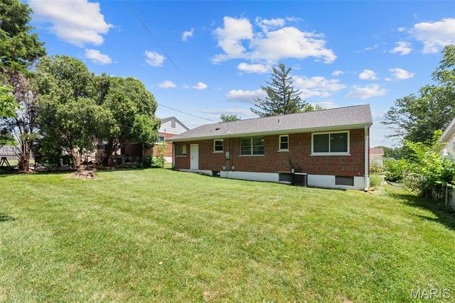 8727 Madeira Drive, Saint Louis, MO 63126