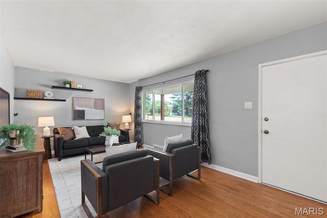 8727 Madeira Drive, Saint Louis, MO 63126