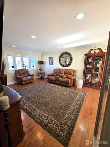 544 Edgeworth Street, Middlesex, NJ 08846