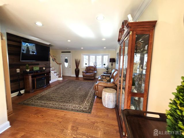 544 Edgeworth Street, Middlesex, NJ 08846