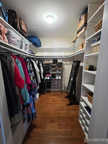 544 Edgeworth Street, Middlesex, NJ 08846