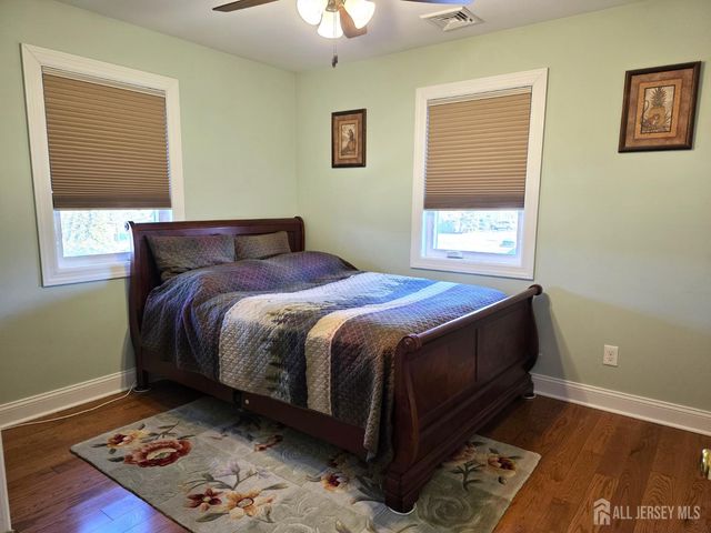 544 Edgeworth Street, Middlesex, NJ 08846