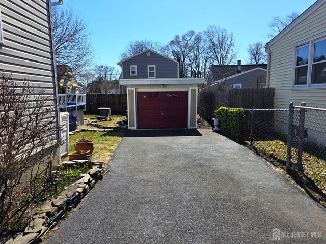 544 Edgeworth Street, Middlesex, NJ 08846