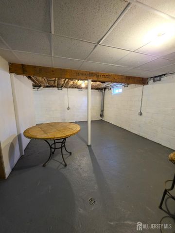 544 Edgeworth Street, Middlesex, NJ 08846