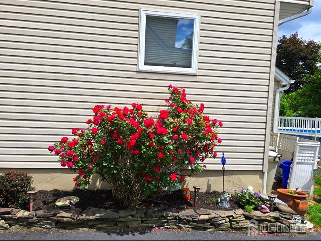 544 Edgeworth Street, Middlesex, NJ 08846