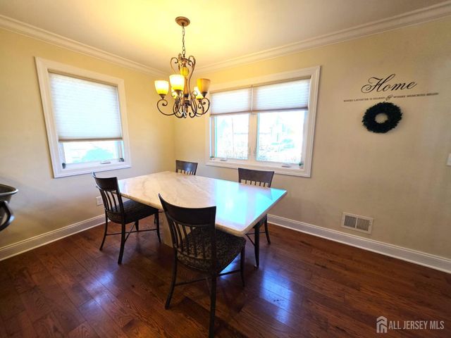 544 Edgeworth Street, Middlesex, NJ 08846