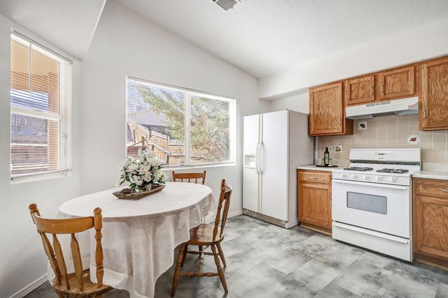 3005 Pagosa Meadows Drive NE, Rio Rancho, NM 87144