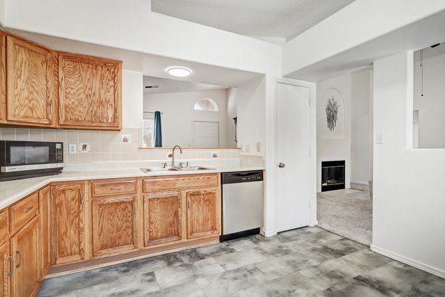 3005 Pagosa Meadows Drive NE, Rio Rancho, NM 87144