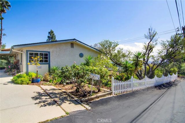 7158 Leota, Canoga Park, CA 91304