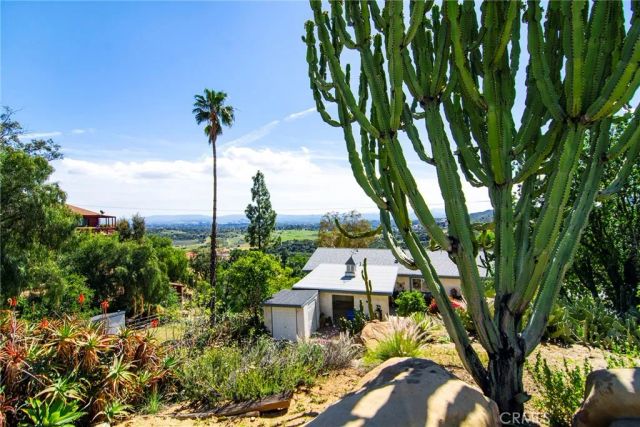 7158 Leota, Canoga Park, CA 91304
