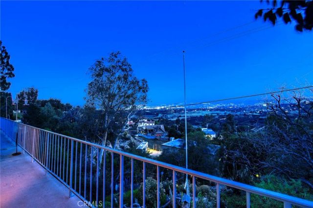 7158 Leota, Canoga Park, CA 91304