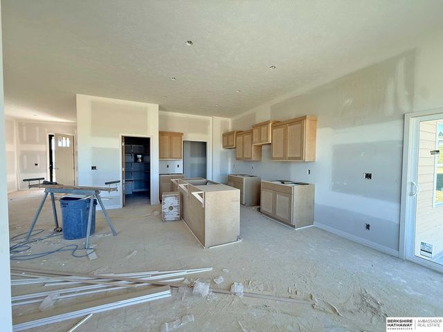 16552 Wirt Street, Omaha, NE 68116